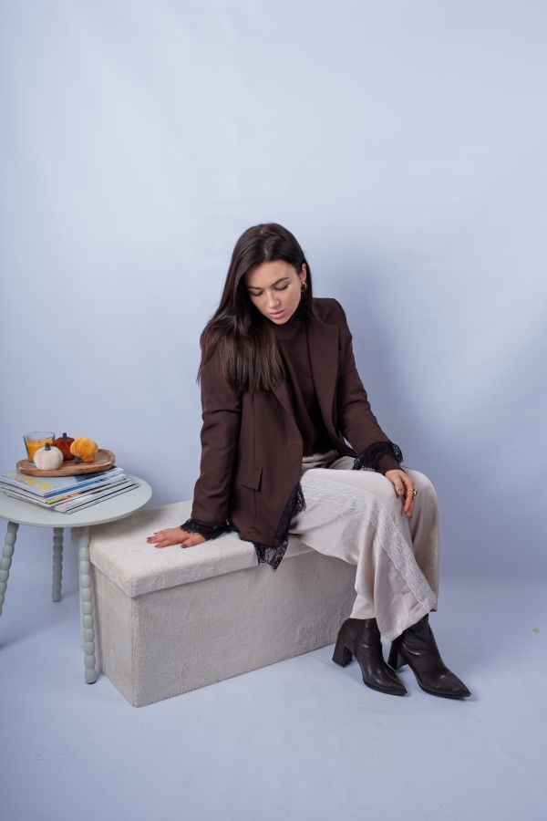 Livia - satin pants with lace