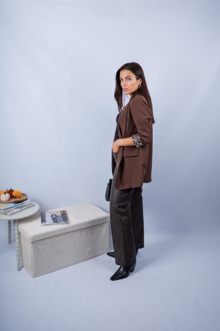 Print - brown blazer with leopard-print lining