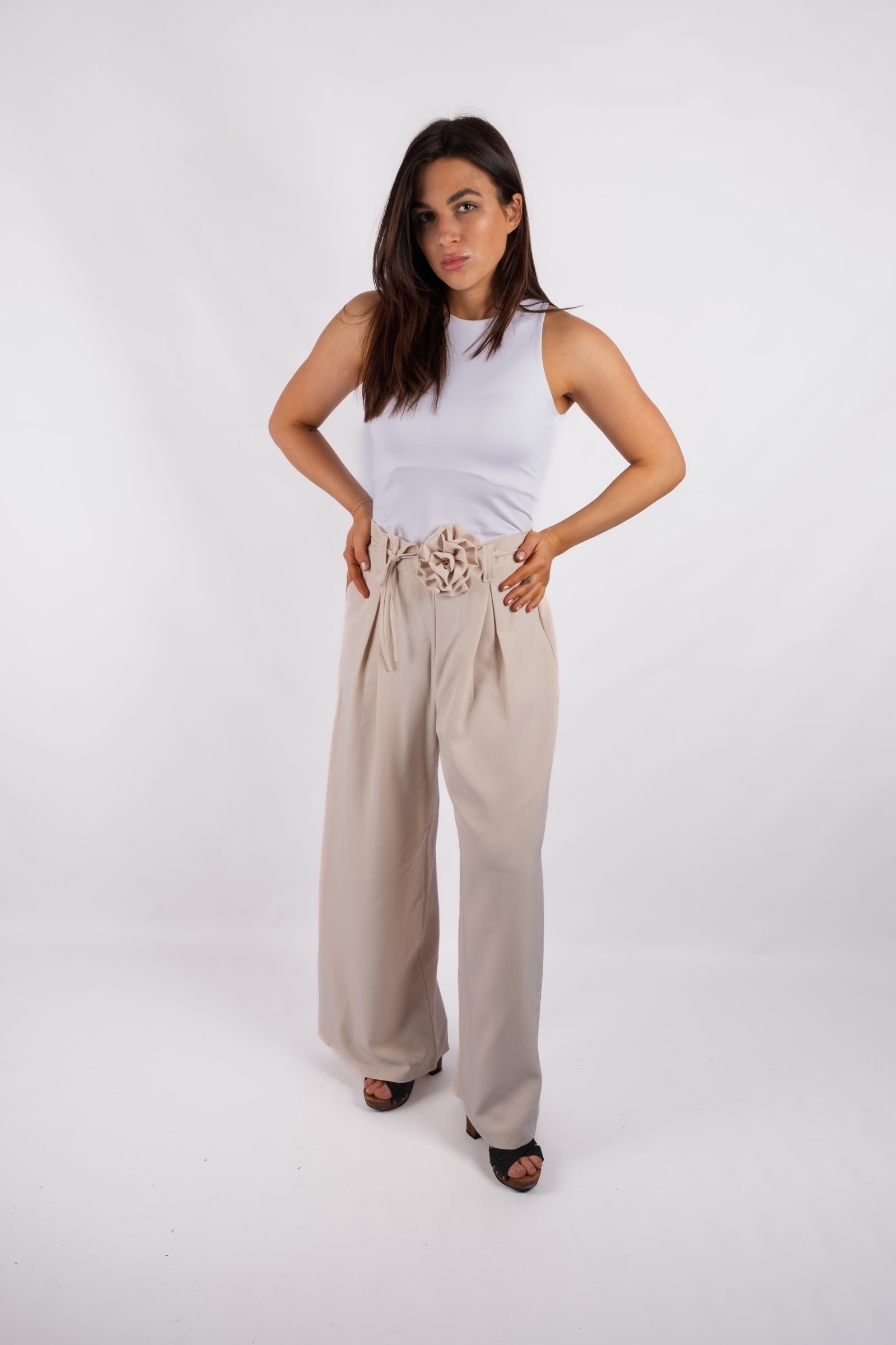 Vero - light beige straight suit trousers with a rose
