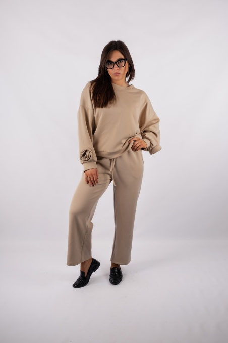 Eve - beige tracksuit set with a rose