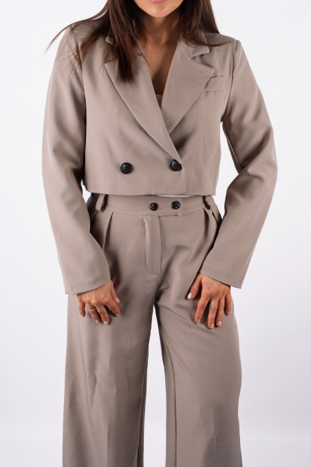 Mora - an elegant suit set with a short jacket