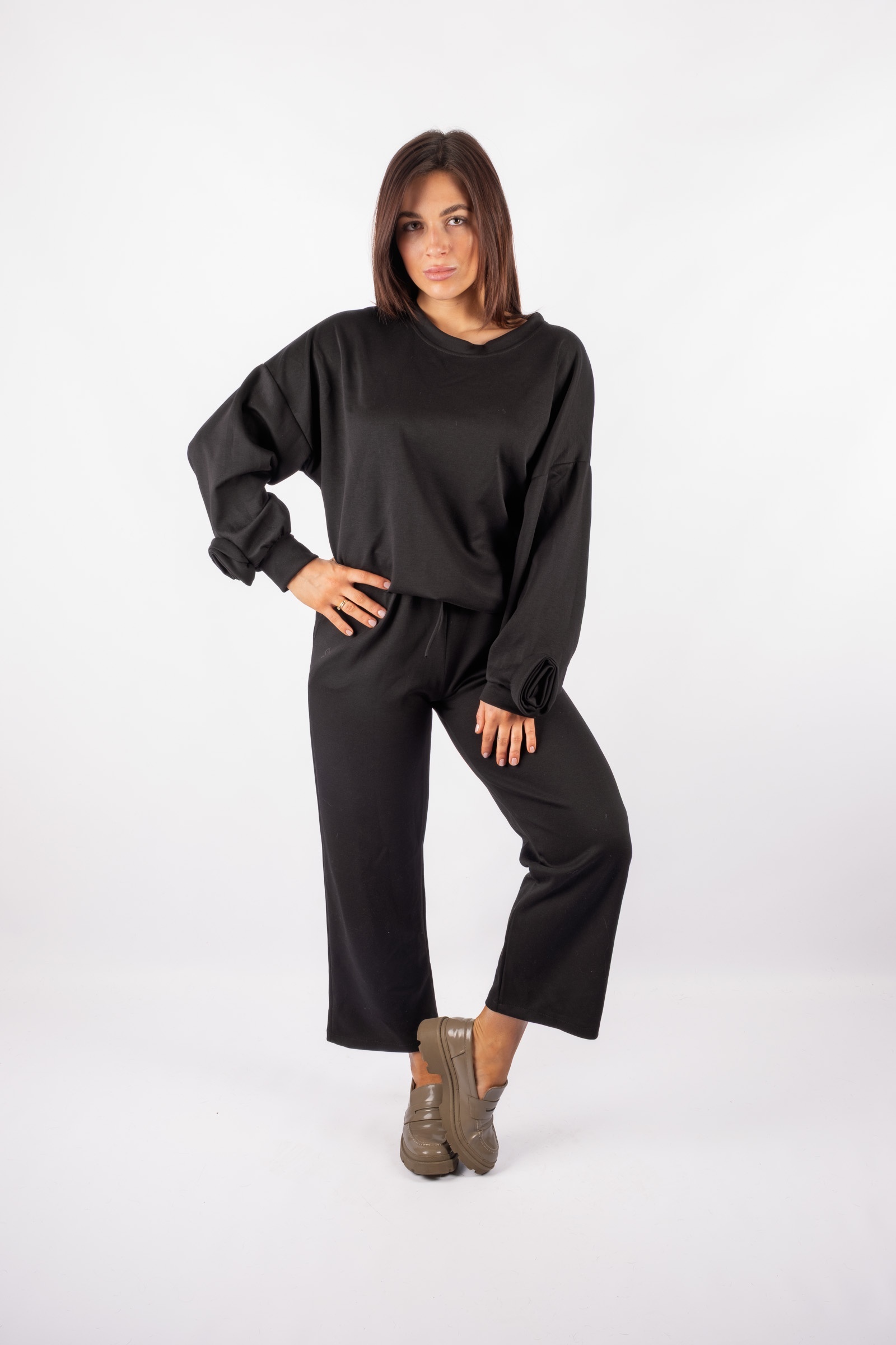 Eve - black tracksuit set with a rose