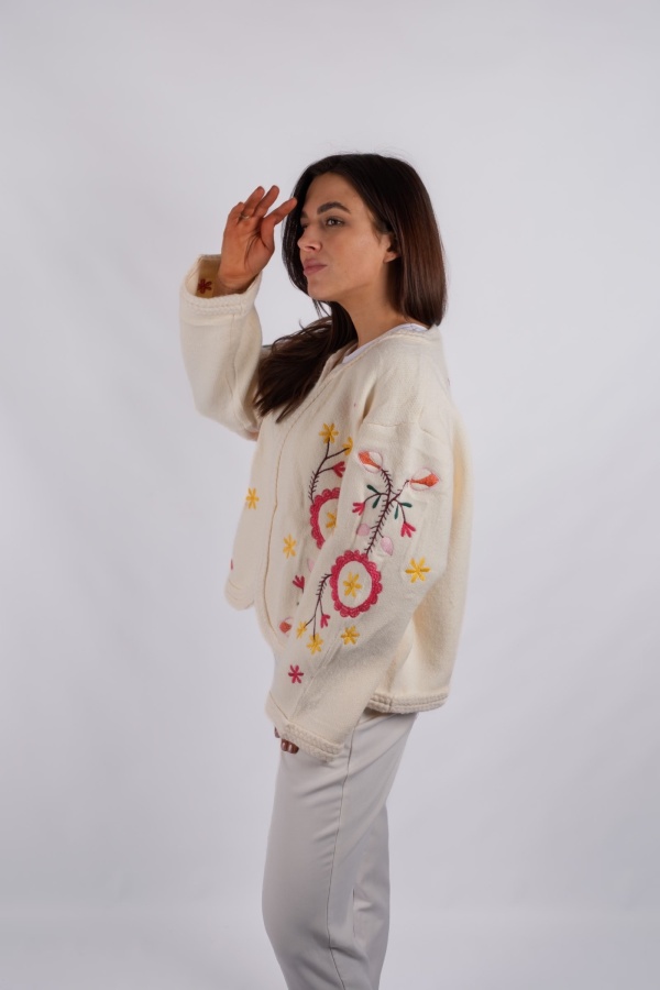 Viero - embroidered cream viscose cardigan