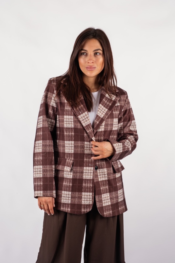 Elisa - brown checkered jacket with a straight cut 2