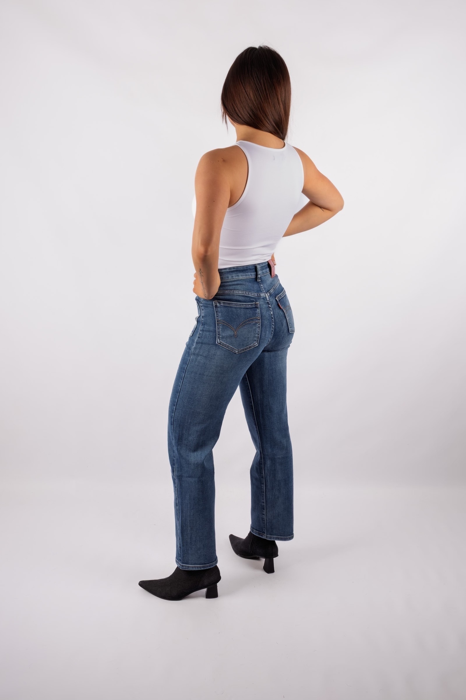 Joie - high-waisted jeans with a straight leg