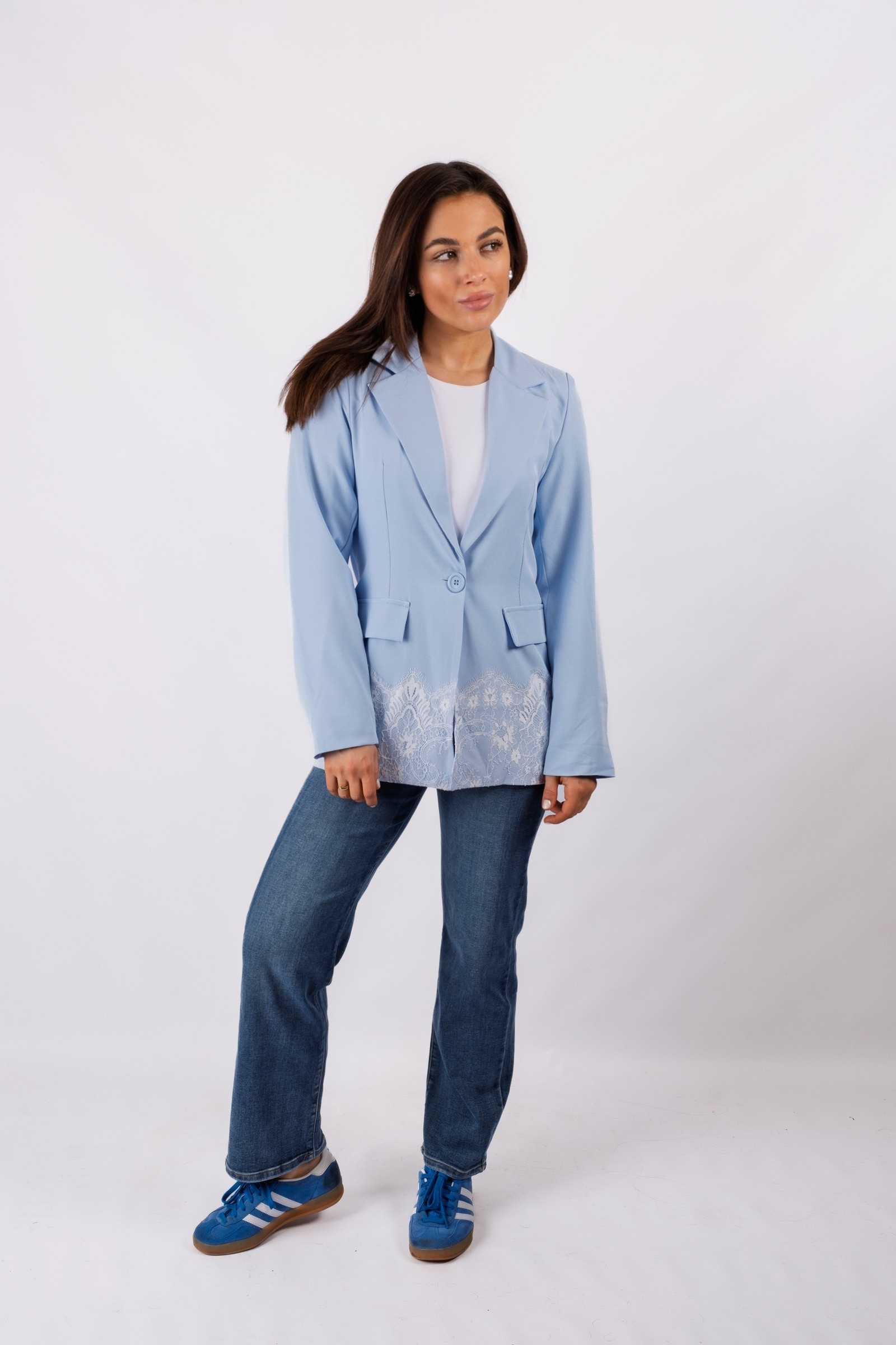 Coren - light blue blazer with lace