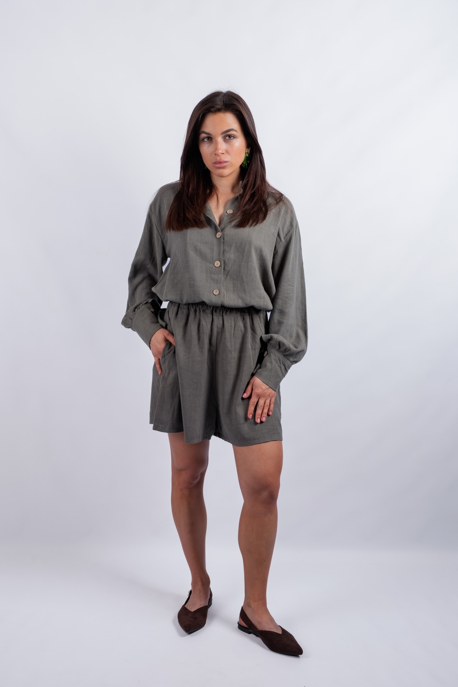 Karen - komplet koszula i spodenki w kolorze khaki