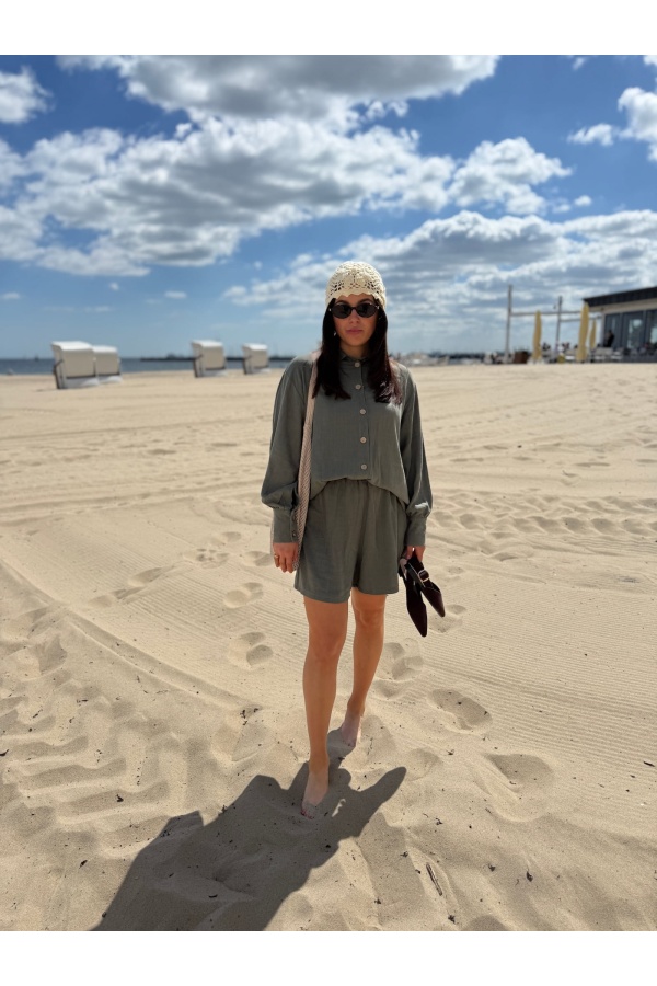 Karen - komplet koszula i spodenki w kolorze khaki