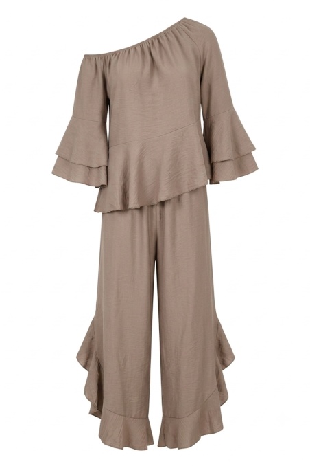 Livia - ciemnobeżowy komplet z falbankami w stylu boho