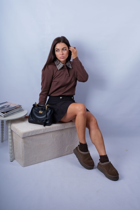 Ginny - czekoladowy sweterek z kołnierzykiem | Nimes Boutique